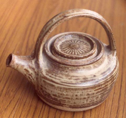 A teapot in oatmeal